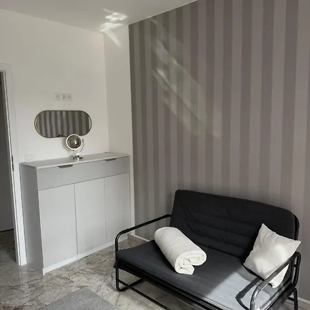 Luxus Lp Апартаменты